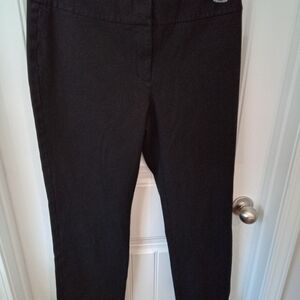 Chico's Sz 1,8. Black Straight Leg Trousers Business Casual/Casual Everyday Wear